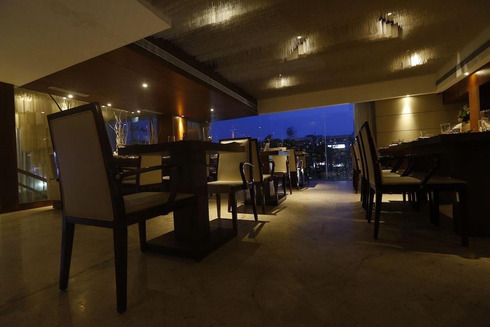 เซเลสต้า โฮเต็ล Hotel โกลกาตา ภายนอก รูปภาพ