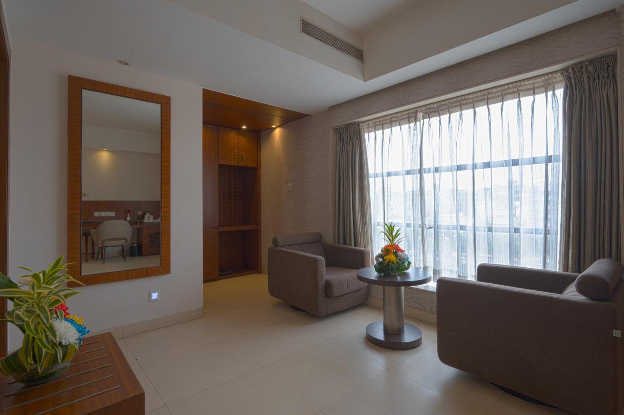 เซเลสต้า โฮเต็ล Hotel โกลกาตา ภายนอก รูปภาพ