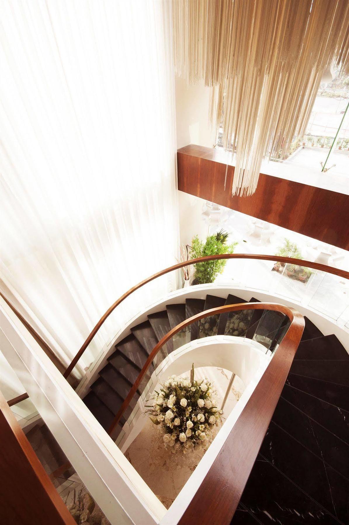เซเลสต้า โฮเต็ล Hotel โกลกาตา ภายนอก รูปภาพ
